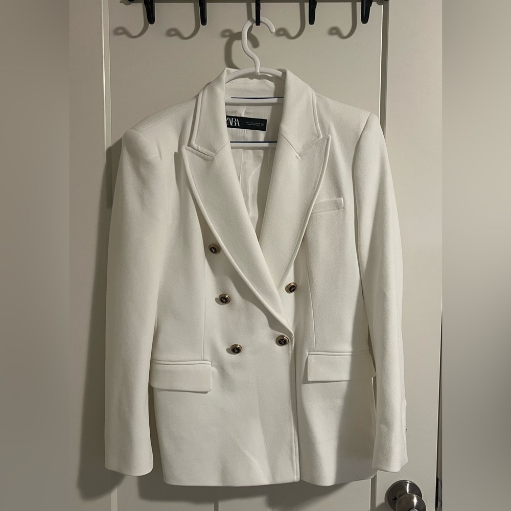 Zara White Double-Breasted Blazer with Notched Lapels